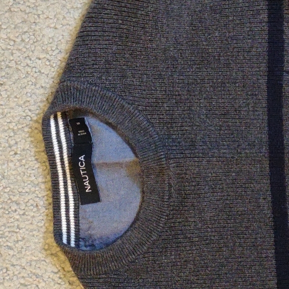 Men's Nautica Sweater. size small. EUC - Picture 2 of 3